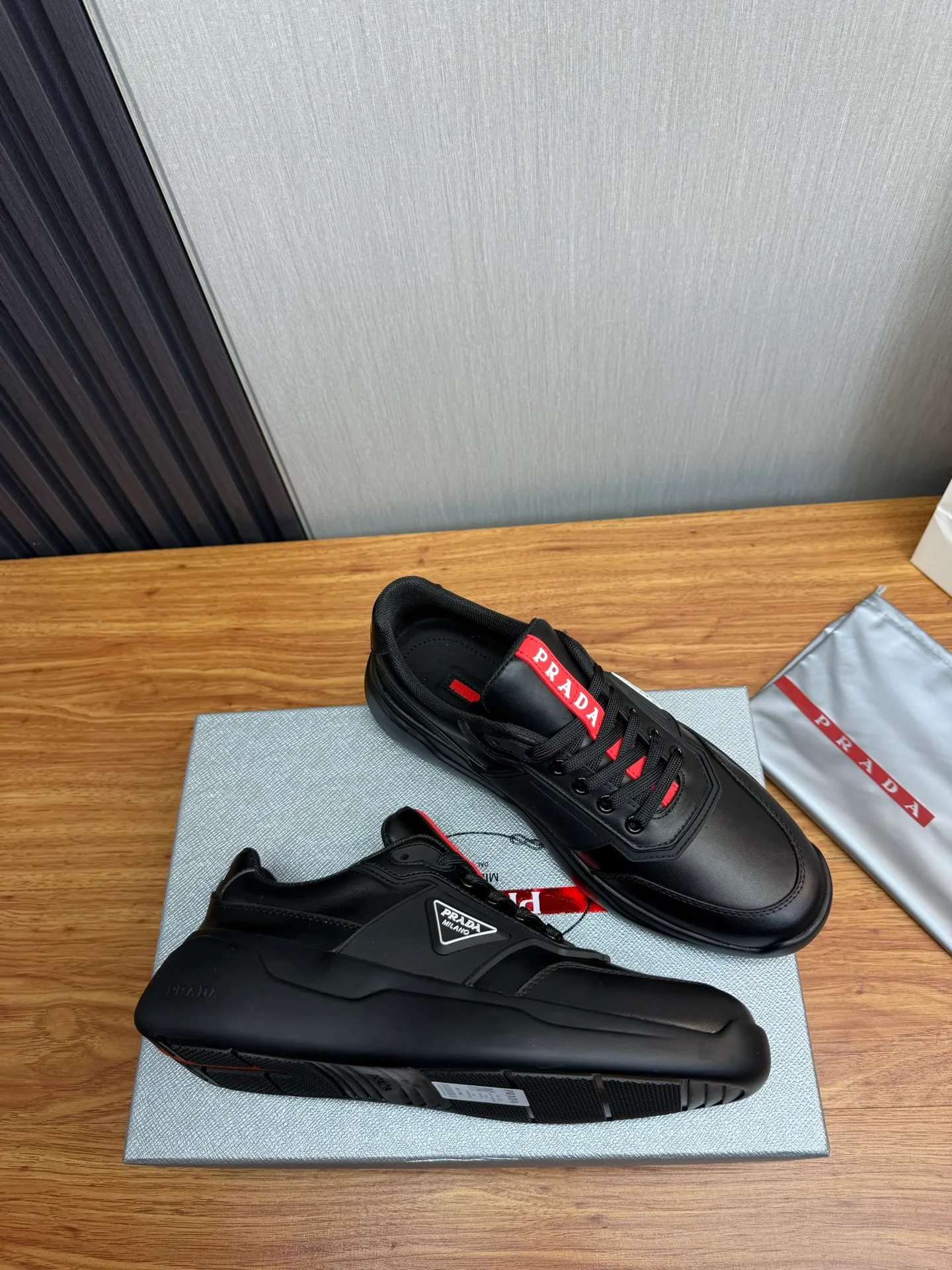 Factory price 600💰 [PRADA] Popular items in men's shoe counters, synchronized with the official website, 1 high-quality shipment ✔️Original cowhide + cowhide lining, 1🆚1 replica, original sole, 38-45 (45 customized, non-refundable)